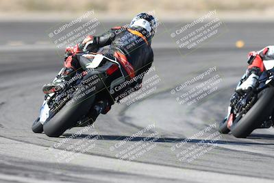media/Dec-01-2025-Moto Forza (Mon) [[2daa91e15f]]/1-Advanced Group/Session 2 Turn 11 Backside/